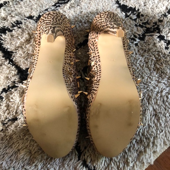 Heels - Picture 3 of 5